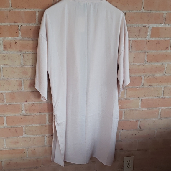 Robe dress, champagne 🍾 color, beautiful bird 🐦 - Picture 5 of 6